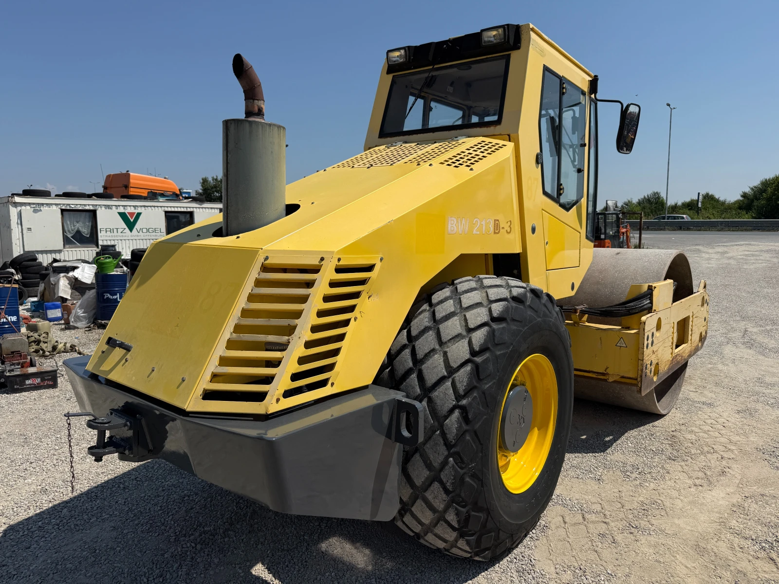 Валяк BOMAG BW 213 D-3, снимка 12 - Индустриална техника - 55332468