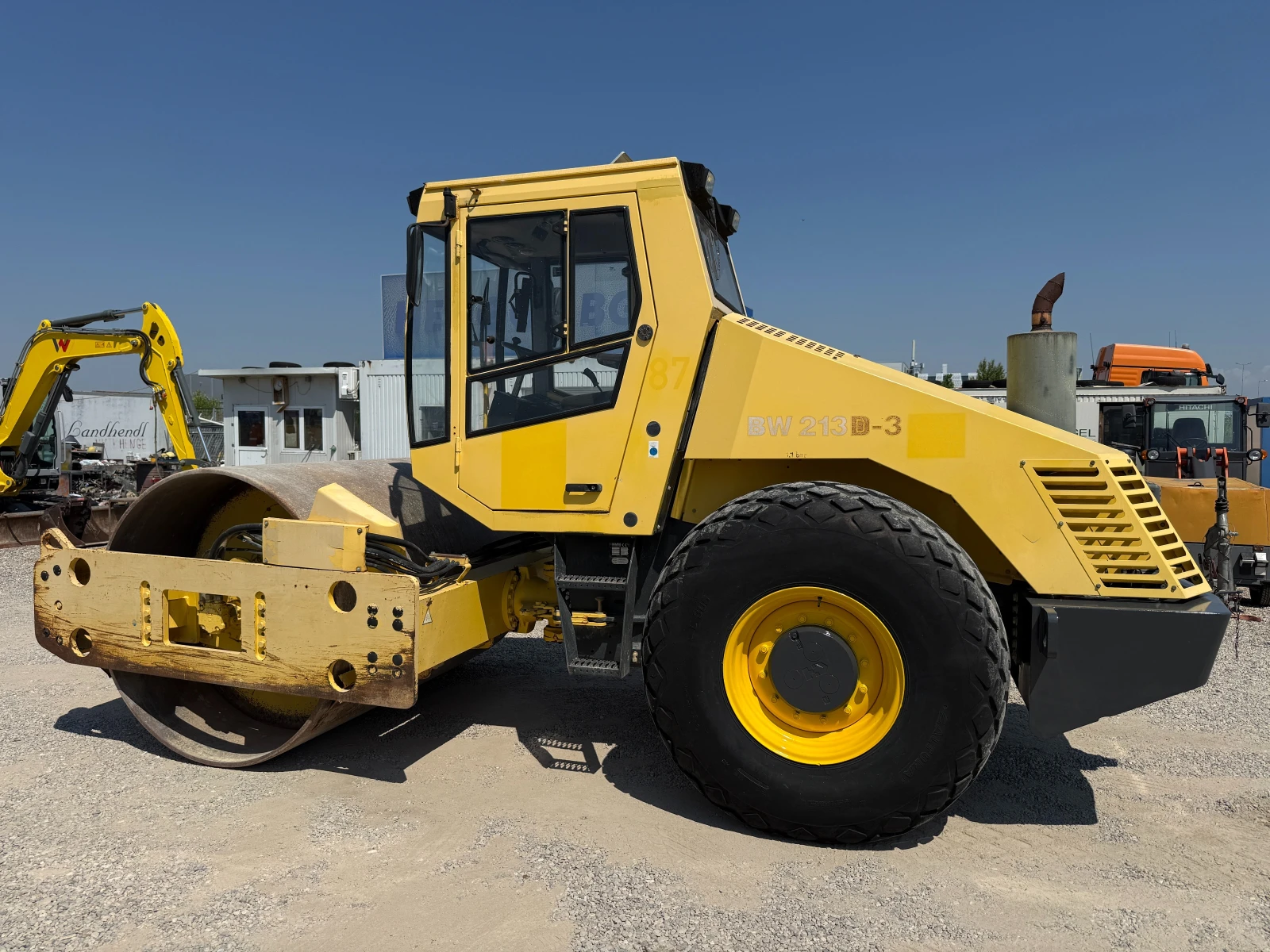 Валяк BOMAG BW 213 D-3, снимка 5 - Индустриална техника - 55332468