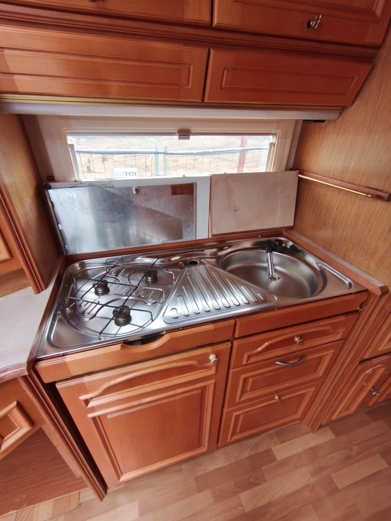 Каравана Tabbert Baronesse 6.5, снимка 10 - Каравани и кемпери - 51894369