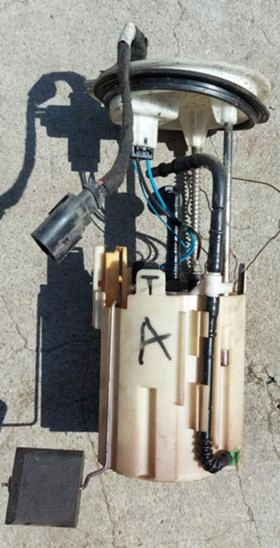 Помпа в резервоар с кошница  за Mercedes A 169 , снимка 2