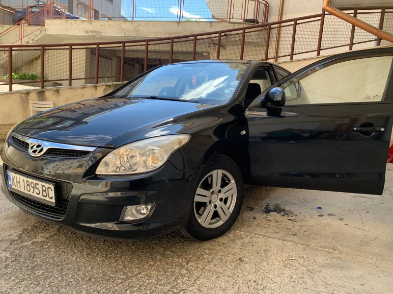 Hyundai I30 CRDi, снимка 2 - Автомобили и джипове - 45684411