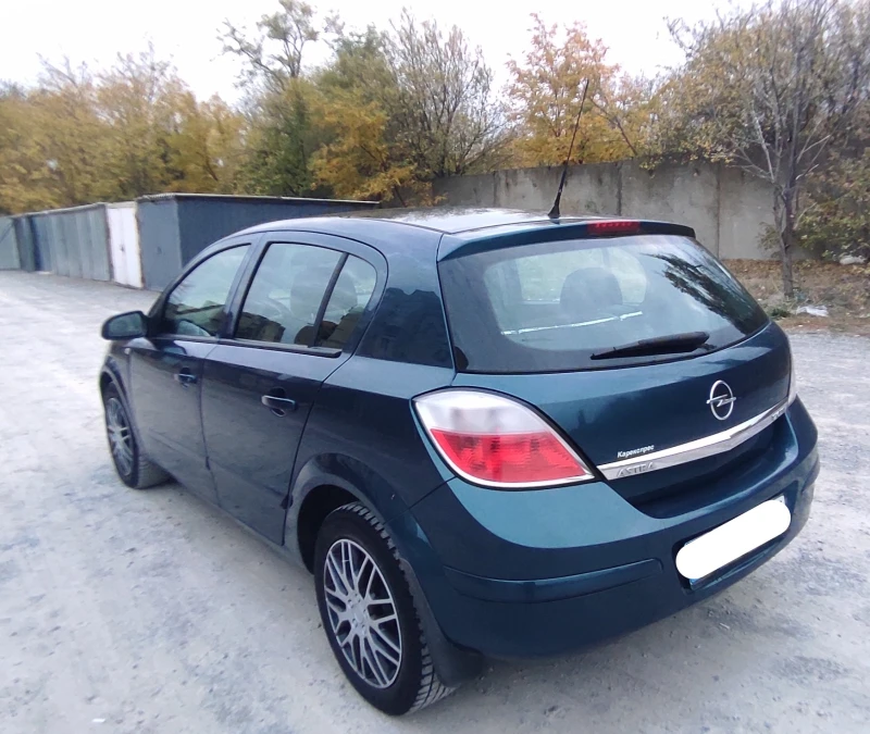 Opel Astra 1, 7 CDTI, снимка 2 - Автомобили и джипове - 48006212