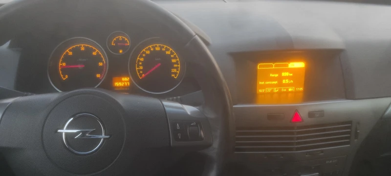 Opel Astra 1, 7 CDTI, снимка 7 - Автомобили и джипове - 48006212