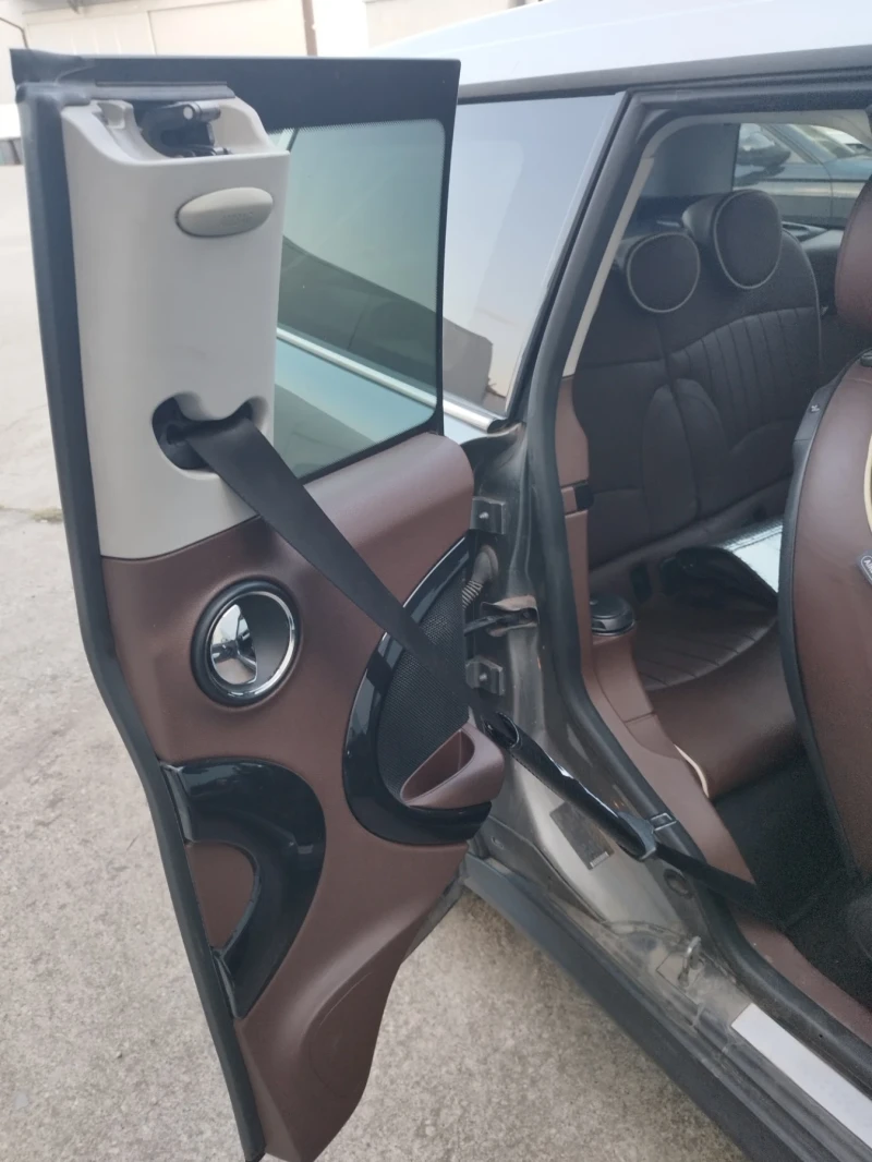 Mini Clubman 1.6 бензин, снимка 10 - Автомобили и джипове - 51254159