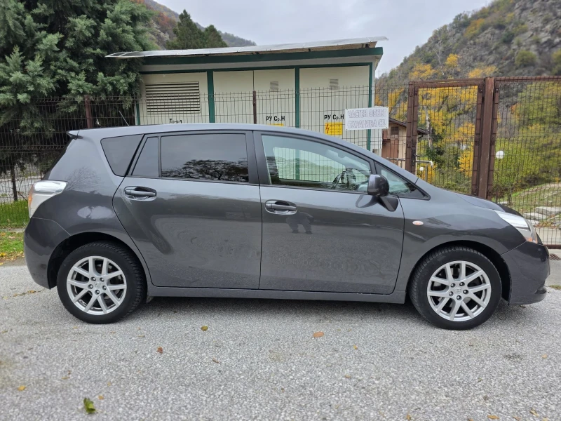 Toyota Verso 2.2 D-4D* АВТОМАТИК* ПОДГРЕВ* КАМЕРА* , снимка 8 - Автомобили и джипове - 52587190