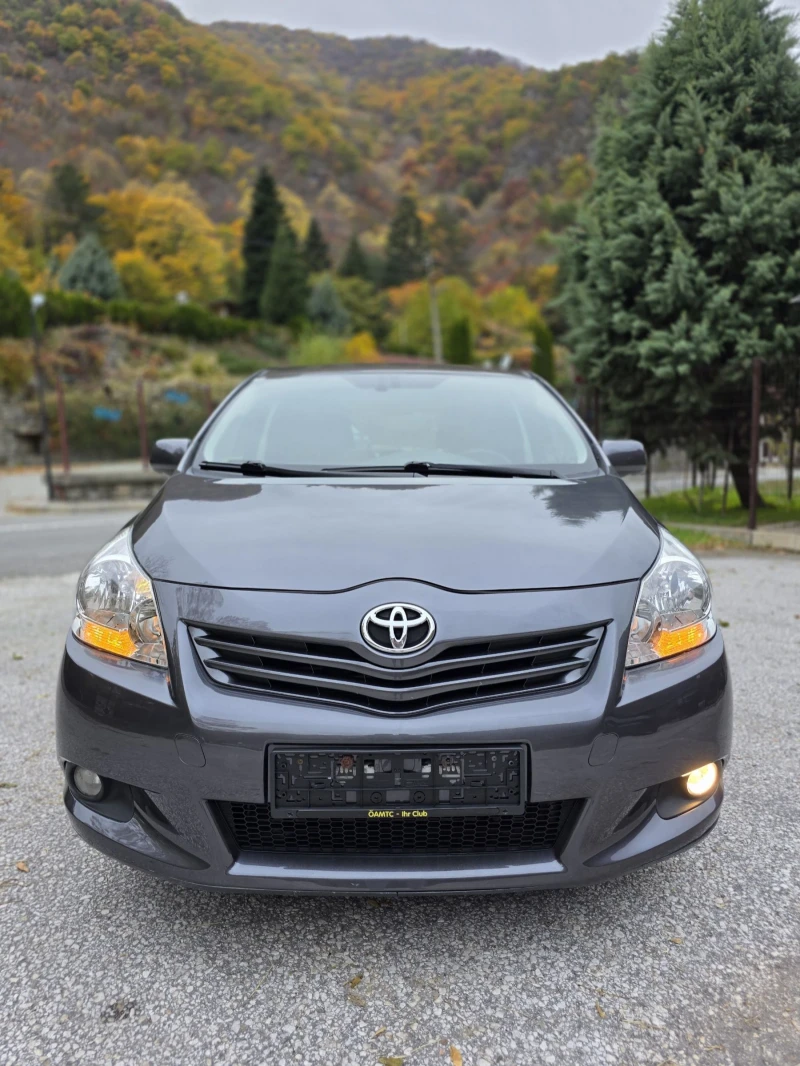 Toyota Verso 2.2 D-4D* АВТОМАТИК* ПОДГРЕВ* КАМЕРА* , снимка 3 - Автомобили и джипове - 52587190