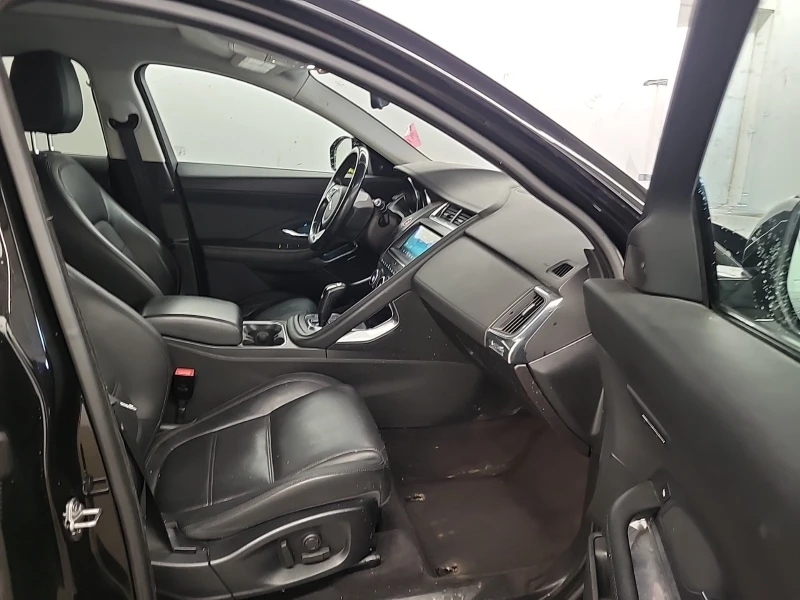 Jaguar E-pace SE AWD , снимка 9 - Автомобили и джипове - 53480257