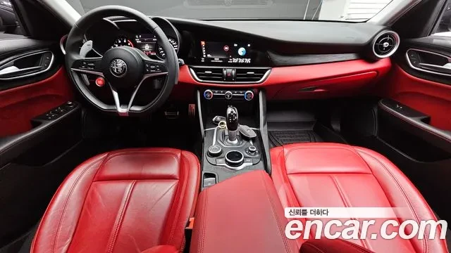 Alfa Romeo Giulia BLACK LIMITED EDITION / АВТОКРЕДИТ, снимка 8 - Автомобили и джипове - 56073500