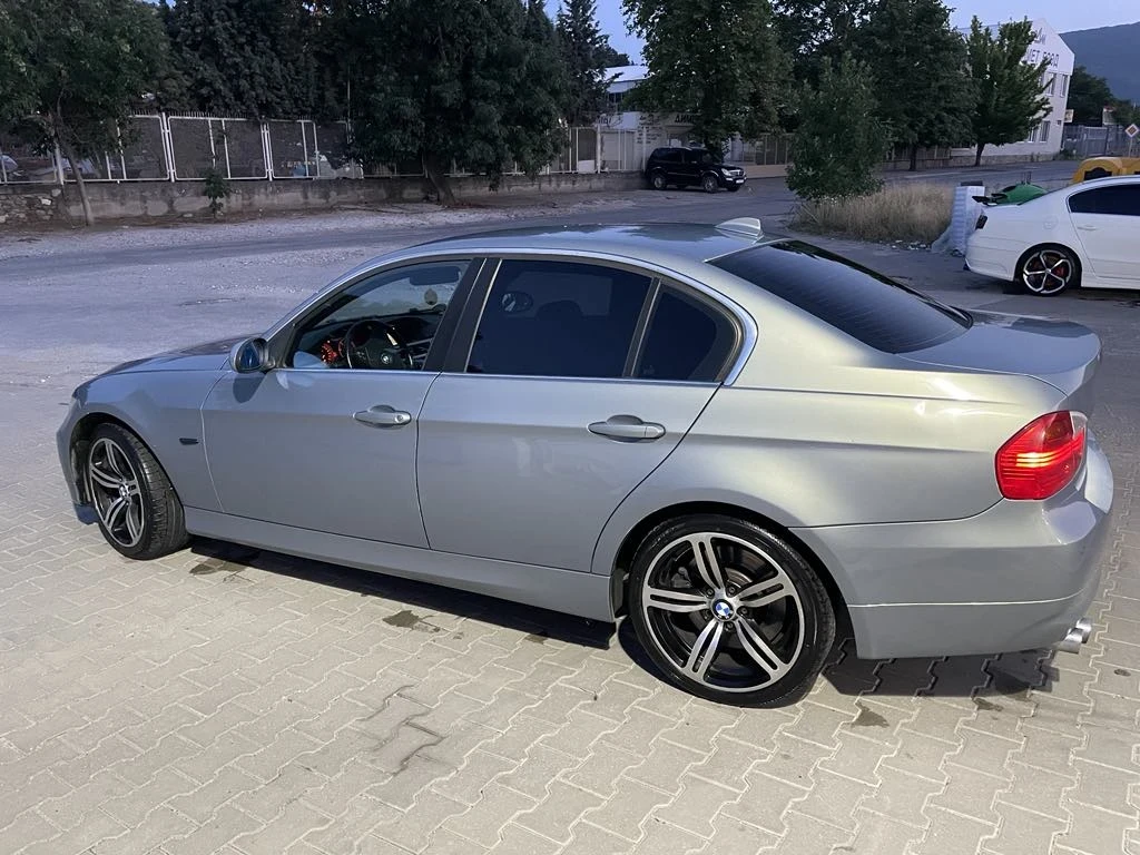 BMW 330  - изображение 5