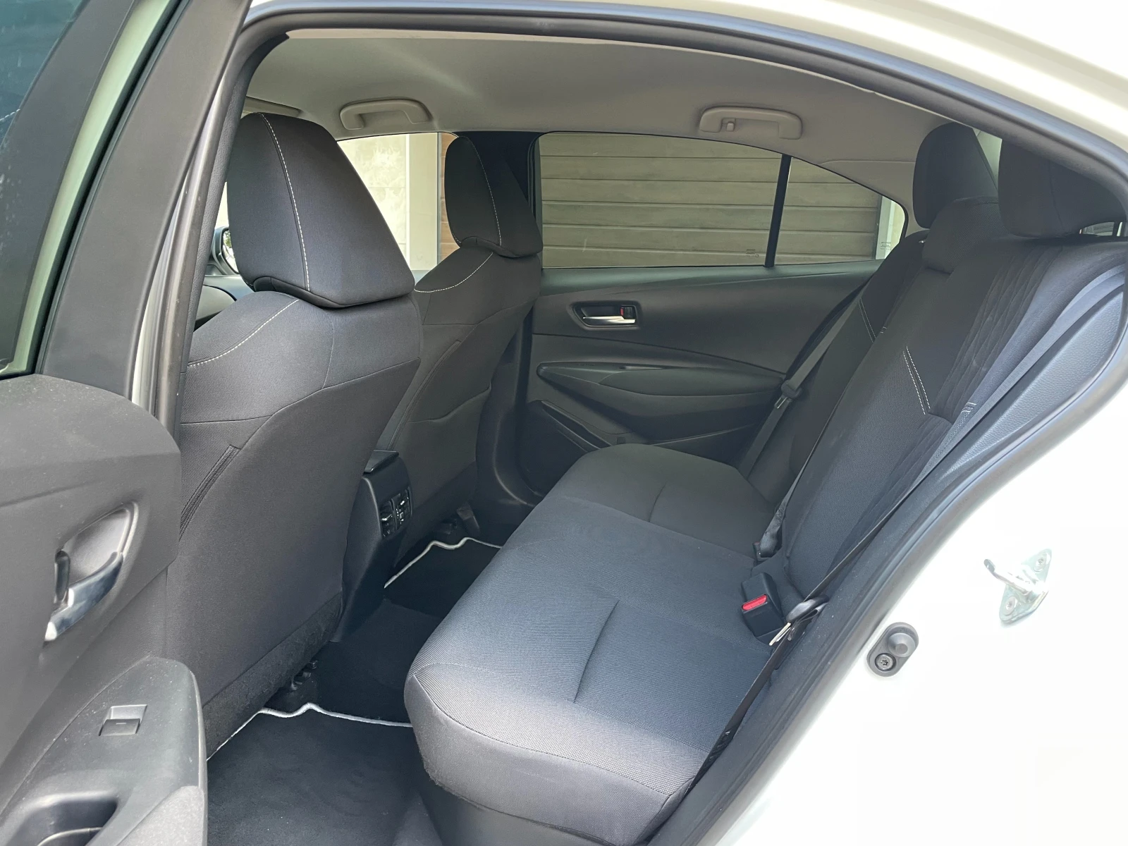 Toyota Corolla 1.8 Hybrid e-CVT Executive-   | Mobile.bg   13