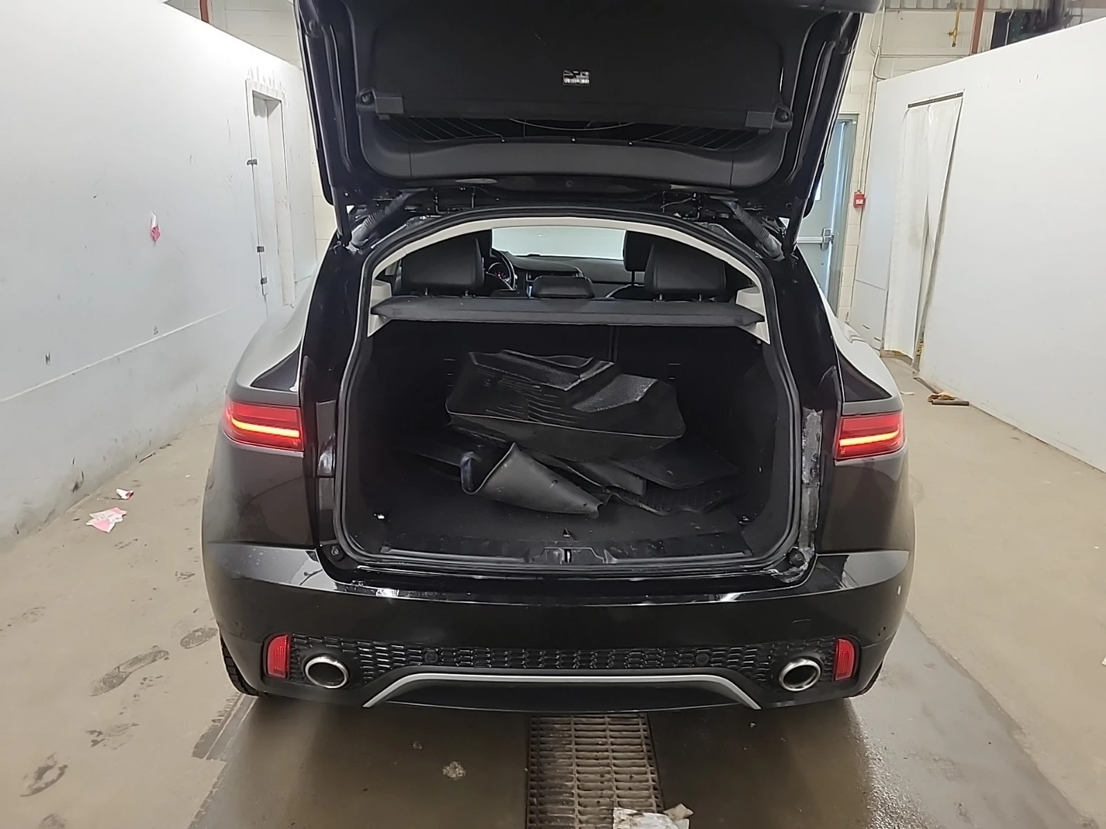 Jaguar E-pace SE AWD  - изображение 7