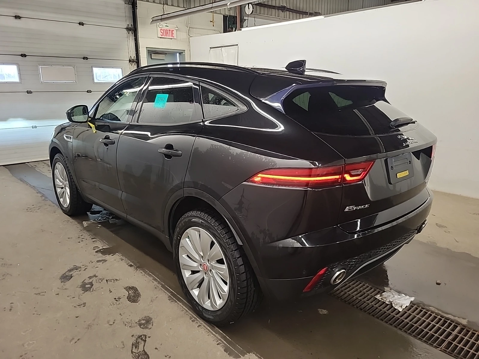 Jaguar E-pace SE AWD  - изображение 4