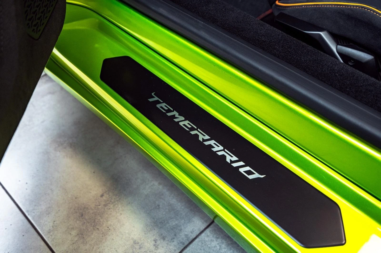 Lamborghini Temerario 4.0 V8 PLUG-IN HYBRID/SONOS/CERAMIC/LIFT/CARBON/, снимка 9 - Автомобили и джипове - 53799129