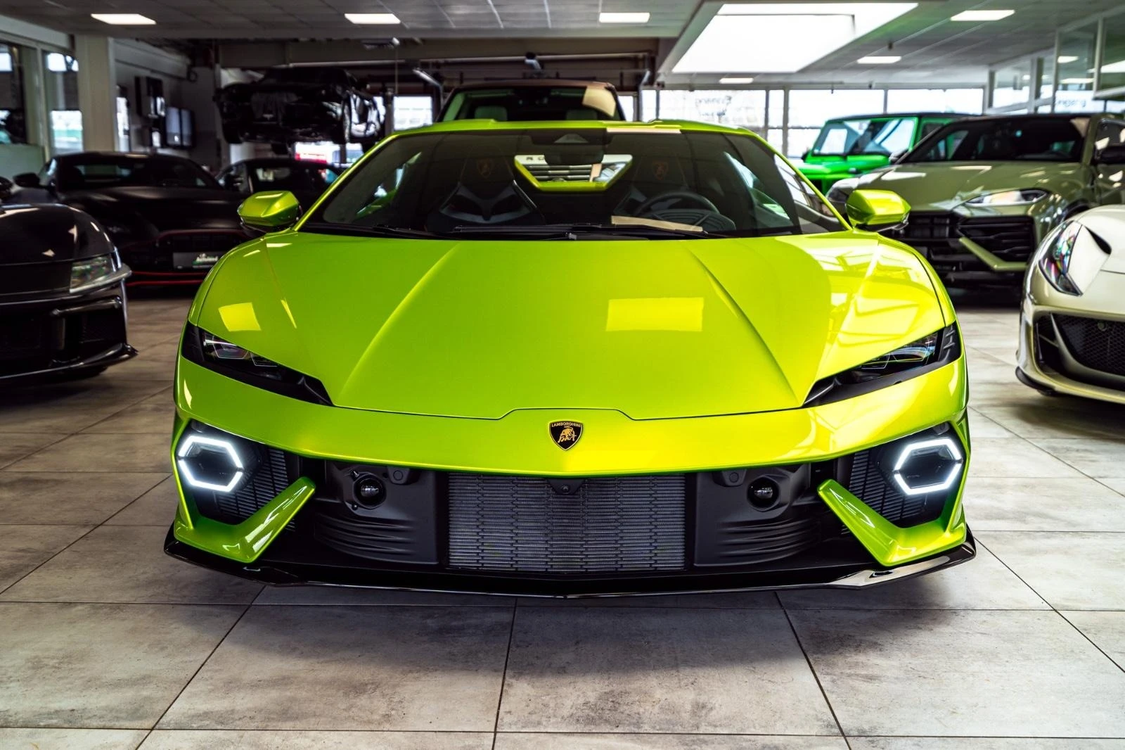 Lamborghini Temerario 4.0 V8 PLUG-IN HYBRID/SONOS/CERAMIC/LIFT/CARBON/, снимка 2 - Автомобили и джипове - 53799129