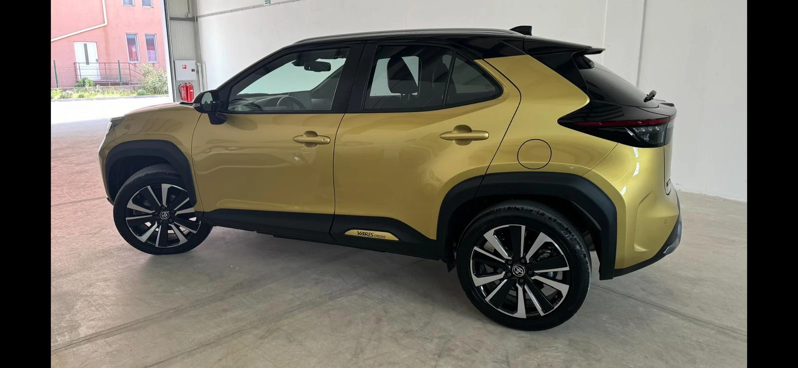 Toyota Yaris Cross 1.5 Hybrid /20000 km , снимка 14 - Автомобили и джипове - 53987722