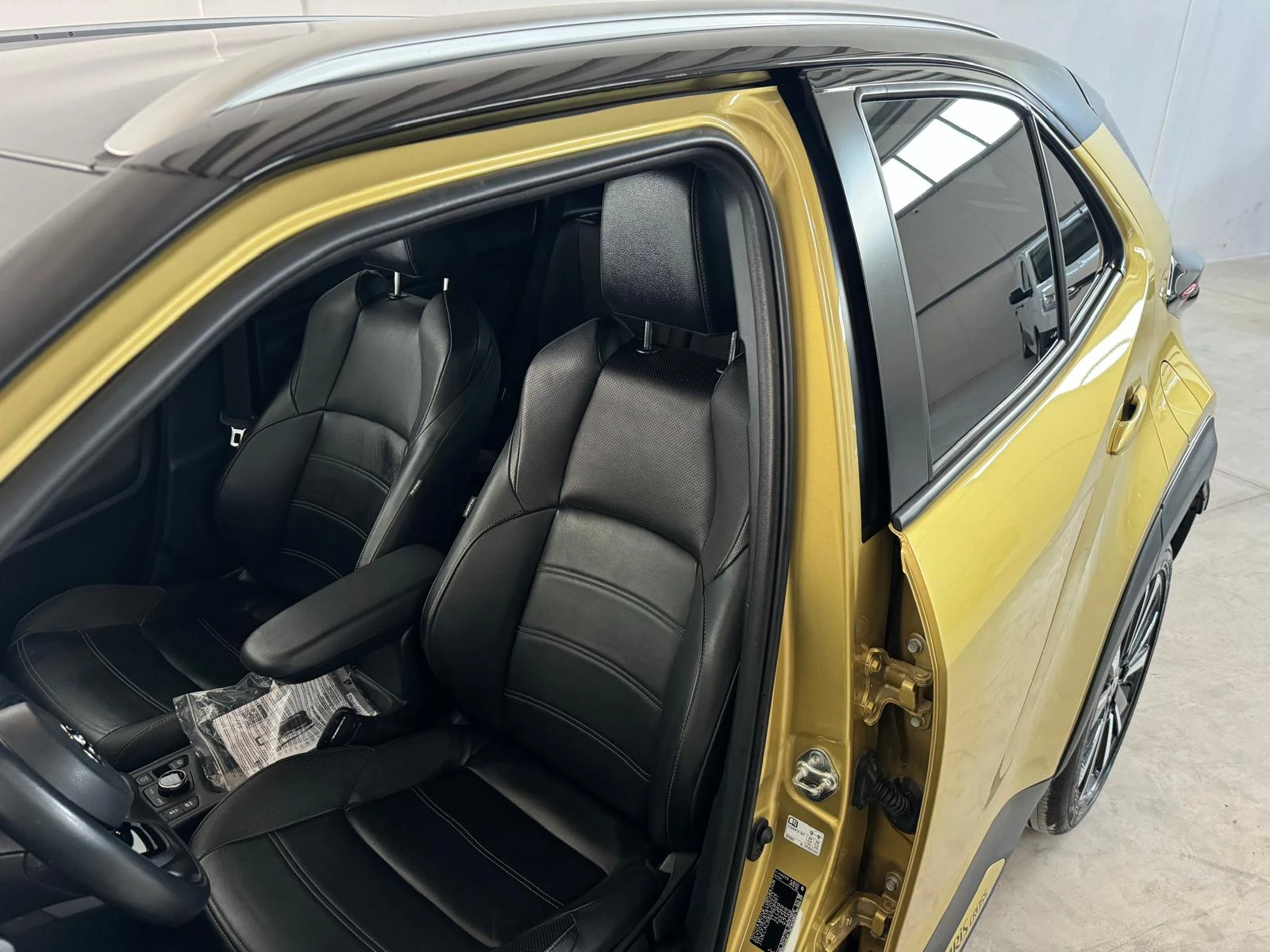 Toyota Yaris Cross 1.5 Hybrid /20000 km , снимка 11 - Автомобили и джипове - 53987722