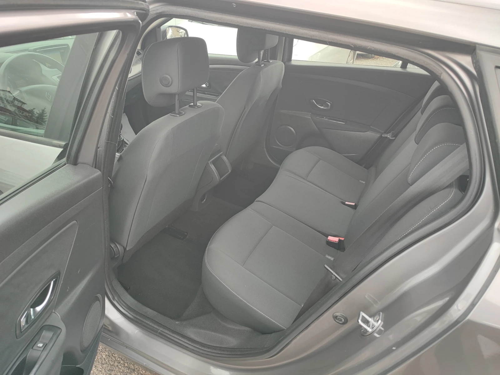 Renault Megane 1.5DCI-110ks-6sk-���������-���������-���������� | Mobile.bg � ����������� 14
