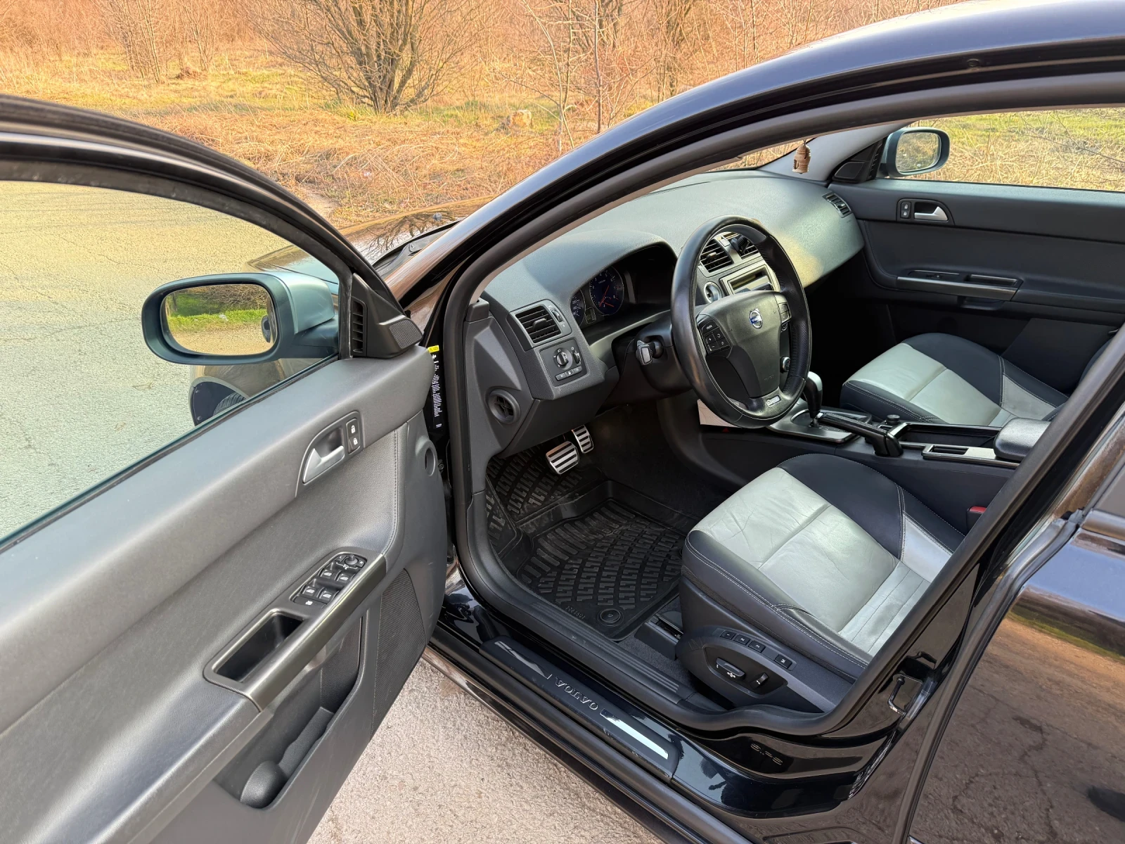 Volvo S40 2.4i R-Design, снимка 17 - Автомобили и джипове - 54118206