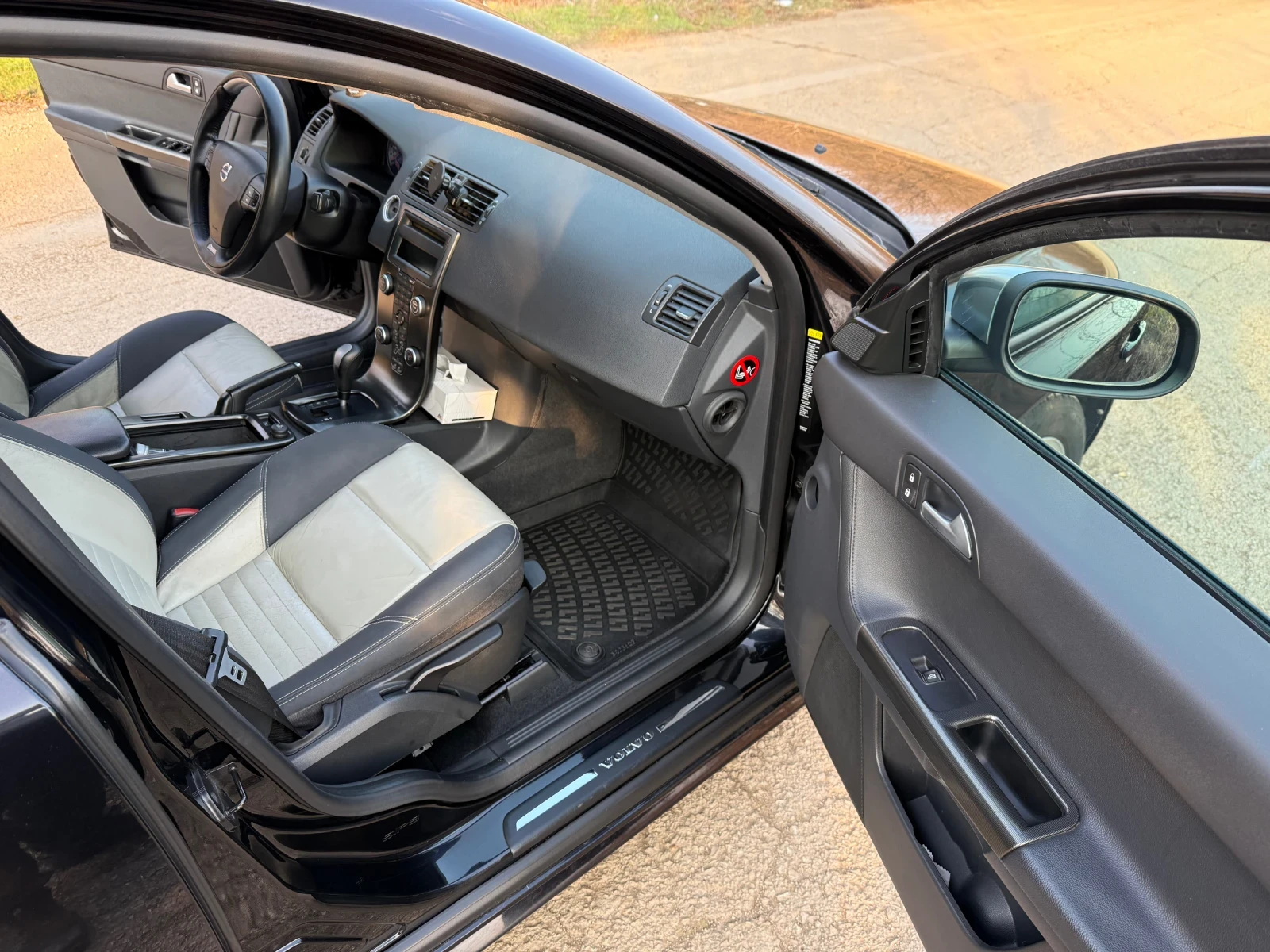 Volvo S40 2.4i R-Design, снимка 6 - Автомобили и джипове - 54118206