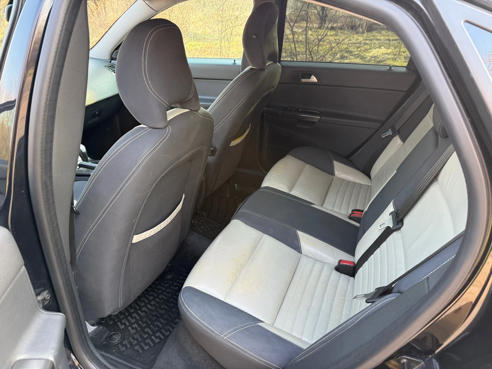 Volvo S40 2.4i R-Design, снимка 12 - Автомобили и джипове - 54118206