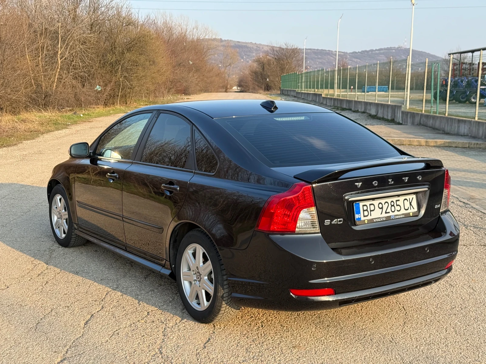 Volvo S40 2.4i R-Design, снимка 4 - Автомобили и джипове - 54118206