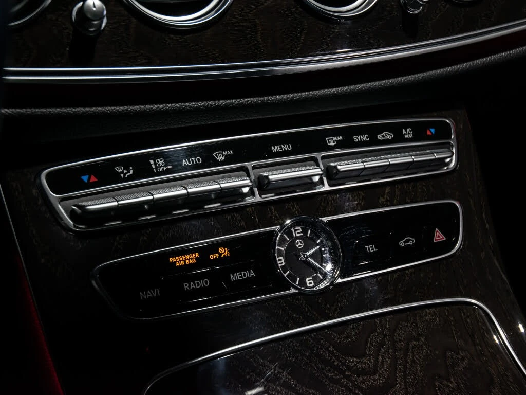 Mercedes-Benz E 450 4MATIC* АвтоКредит* (ЦЕНА ДО БГ), снимка 16 - Автомобили и джипове - 54208601