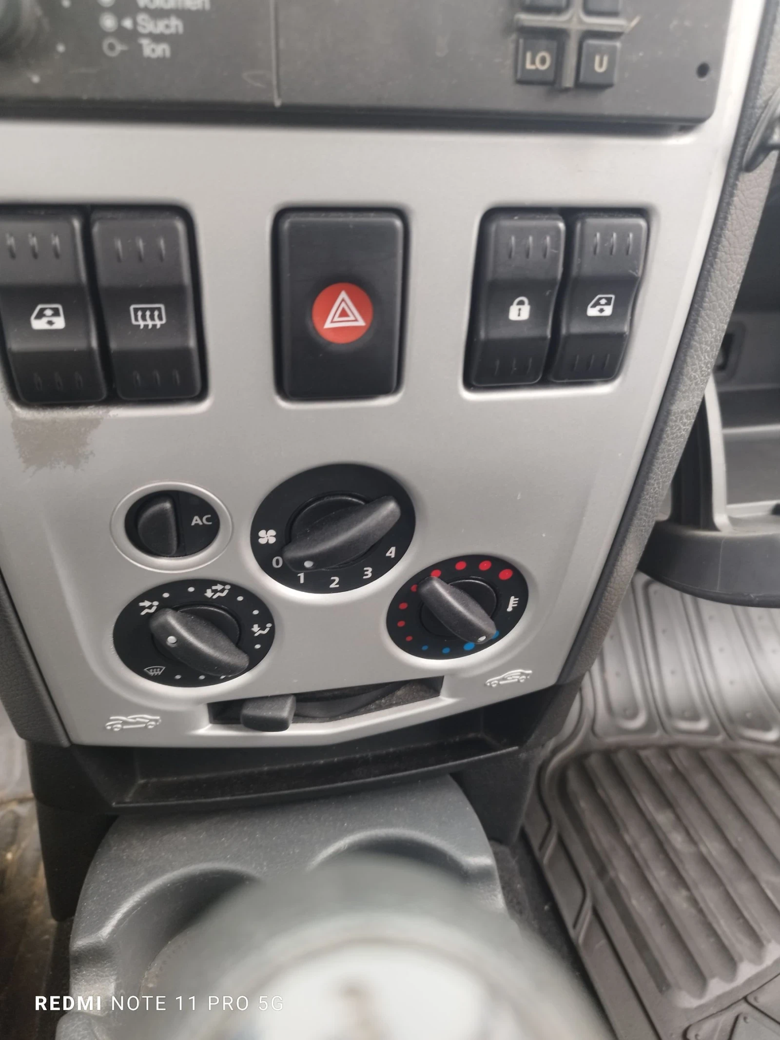 Dacia Logan 1600, снимка 7 - Автомобили и джипове - 54358744