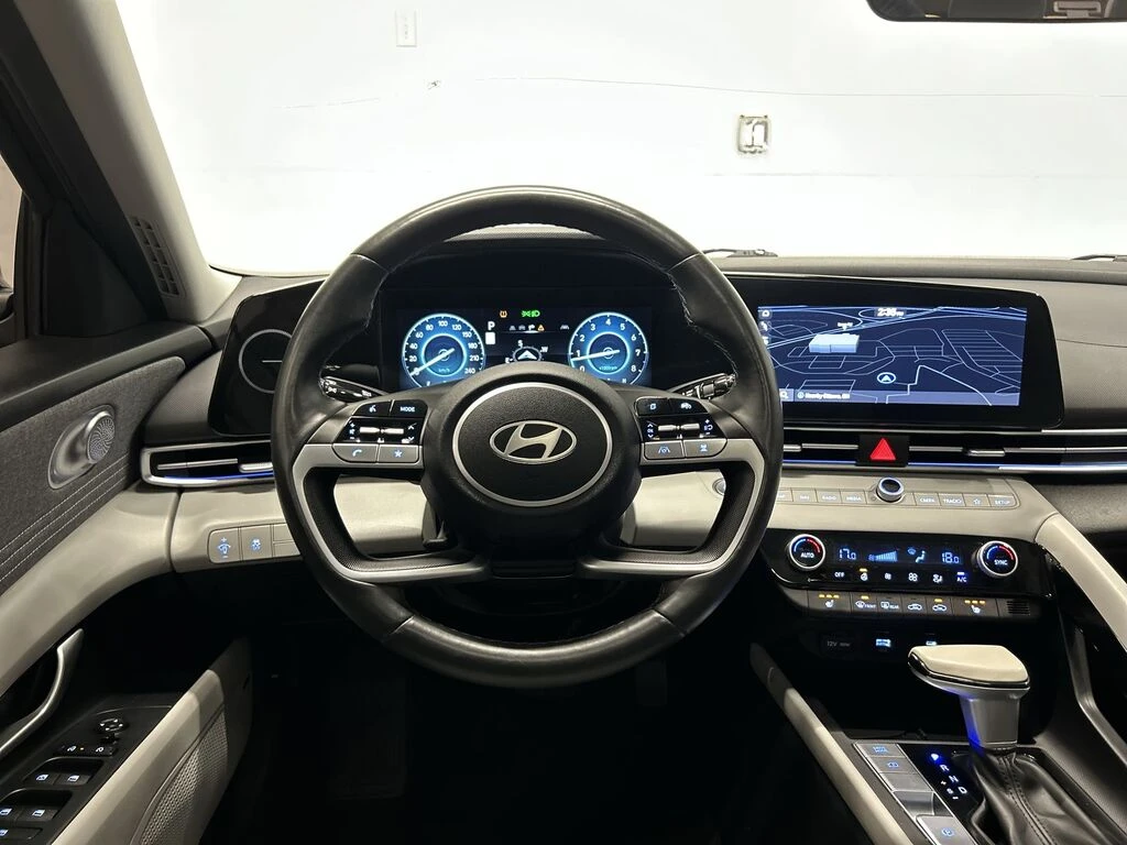 Hyundai Elantra LUXURY * 2.0 * ПОДГРЕВ* КАМЕРА* , снимка 8 - Автомобили и джипове - 54883925