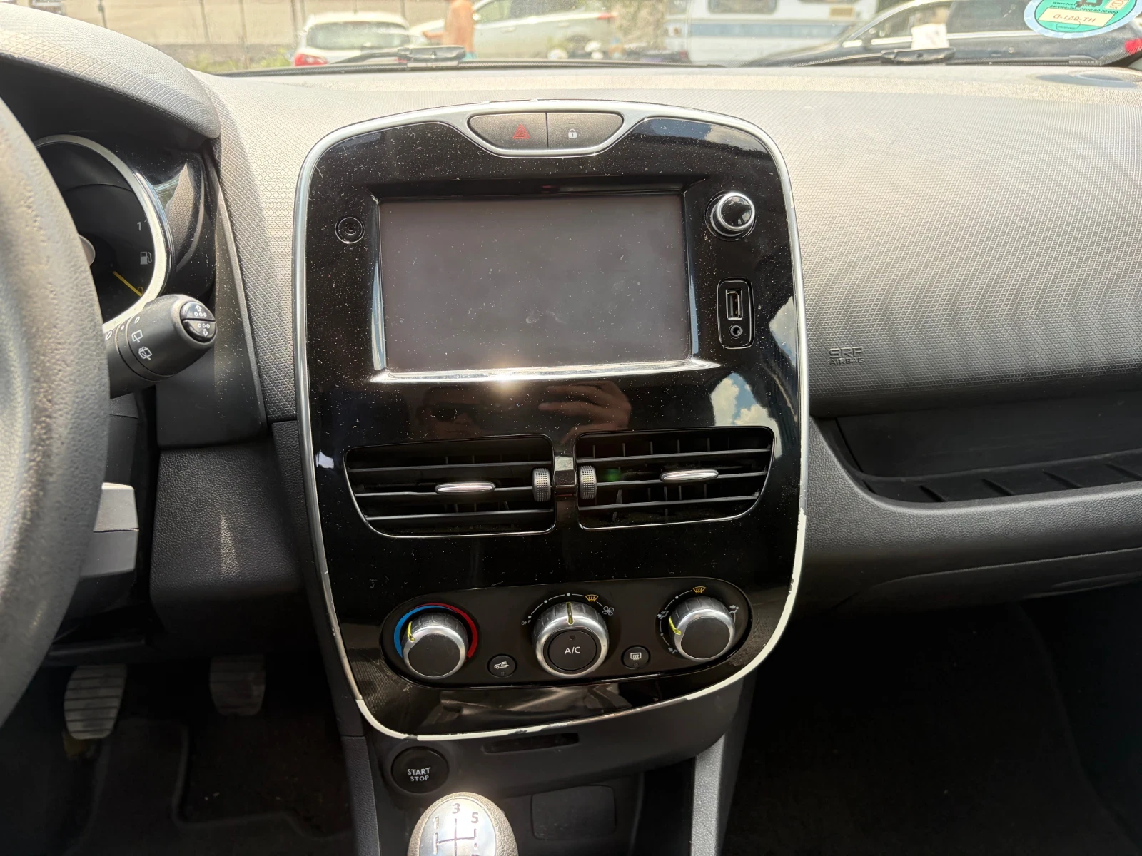 Renault Clio 1.5DCI* NAVI* CLIMA, снимка 12 - Автомобили и джипове - 55009384