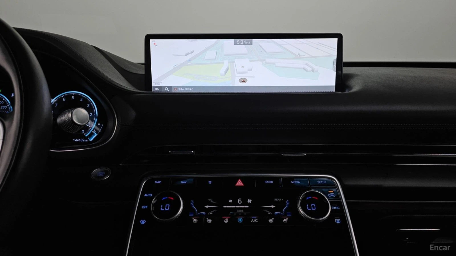 Genesis GV80 2.5T 2WD* КОЖА* ОБДУХВ* НАВИ* КАМЕРА* HUD, снимка 12 - Автомобили и джипове - 55509166