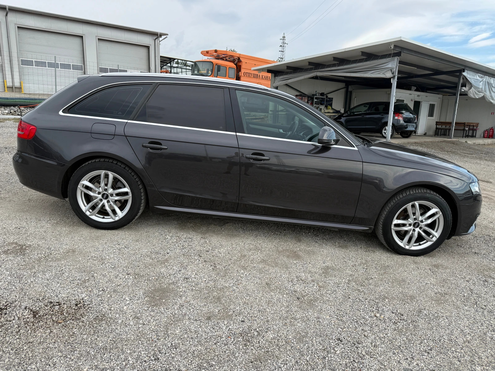 Audi A4 1.8TFSI-Автоматик-климатроник-подгрев-регистрирана, снимка 7 - Автомобили и джипове - 56171390