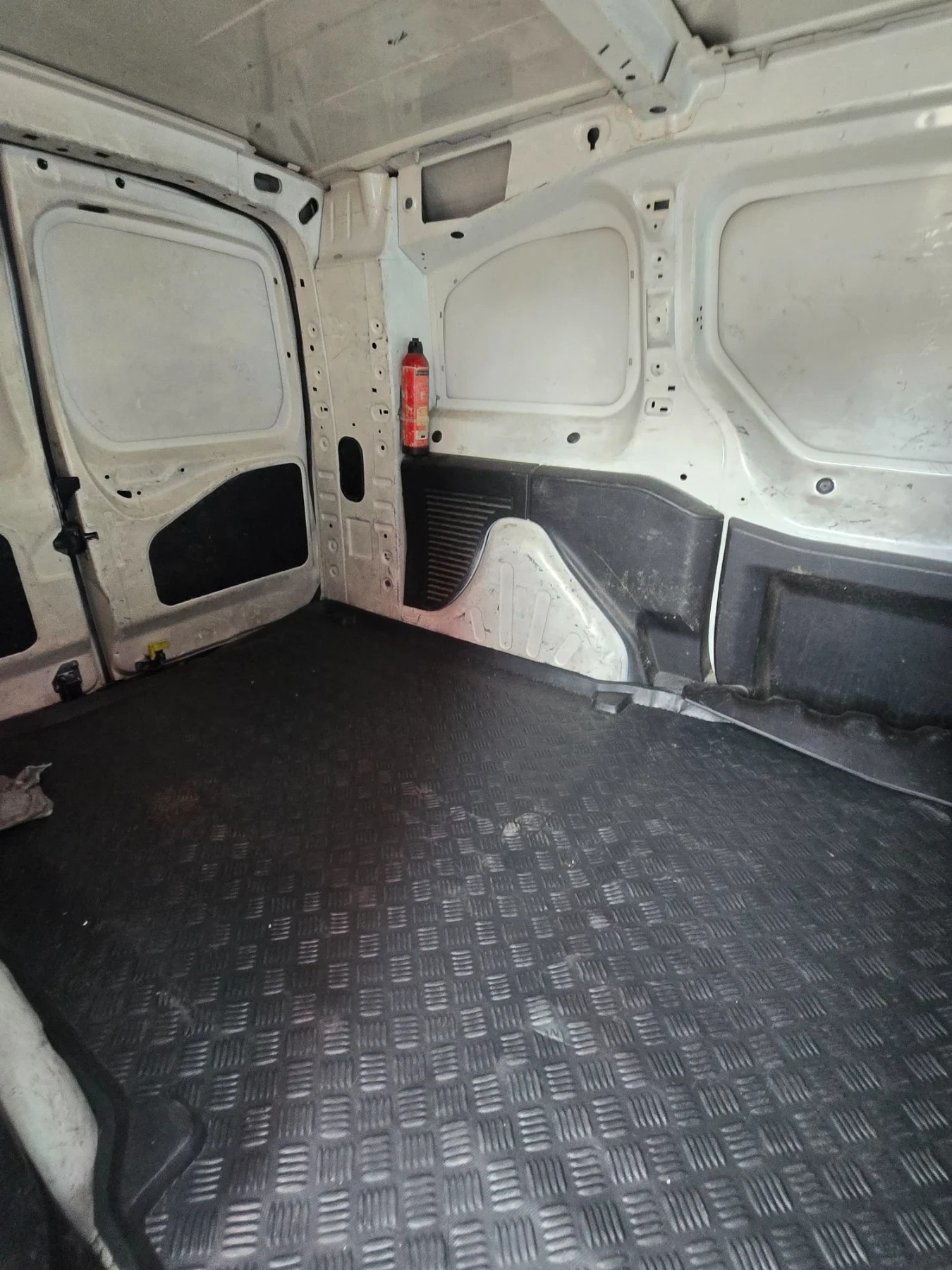 Peugeot Partner 2.0HDI  90к.с. 2012г. Евро5 дълга база., снимка 9 - Автомобили и джипове - 56196934