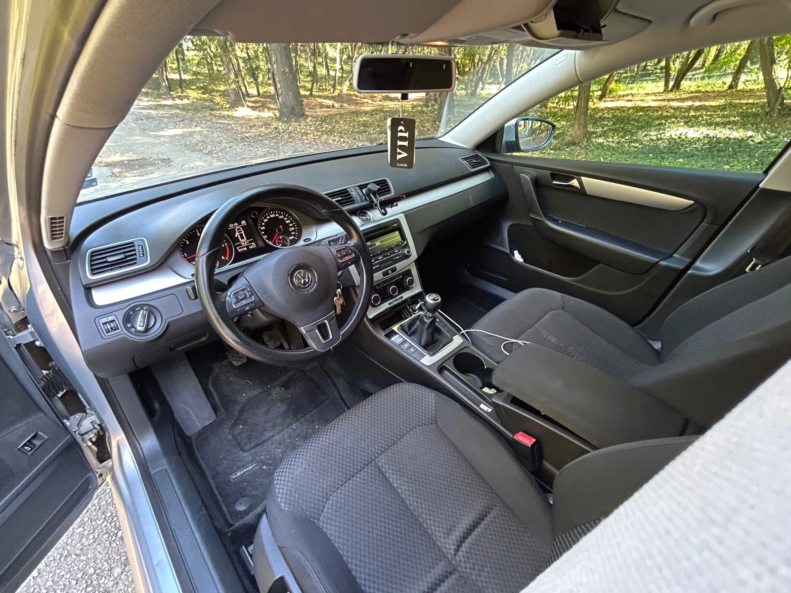 VW Passat 1.6 tdi 105 кс . 2013 6 скор, снимка 7 - Автомобили и джипове - 56317652