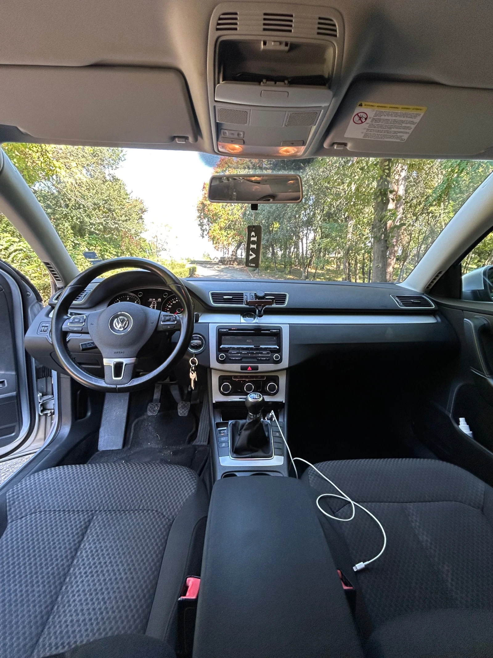 VW Passat 1.6 tdi 105 кс . 2013 6 скор, снимка 8 - Автомобили и джипове - 56317652