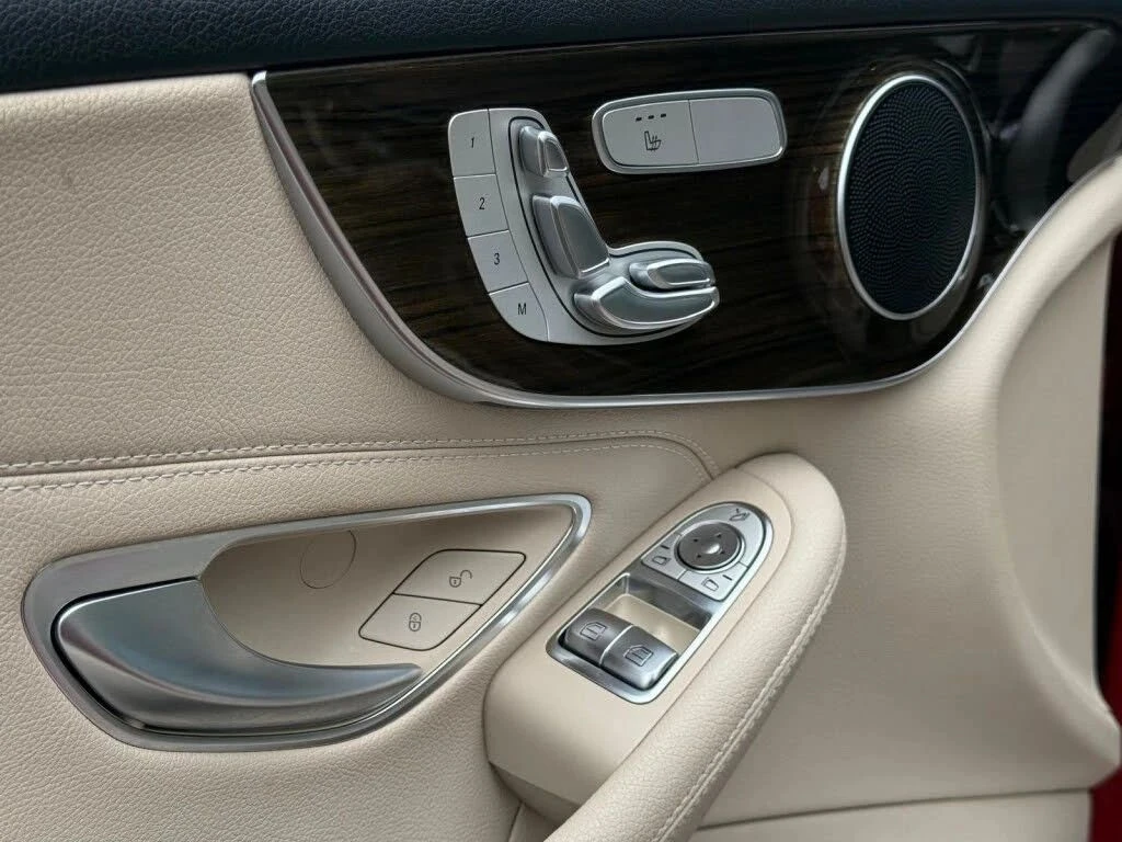 Mercedes-Benz C 300, снимка 12 - Автомобили и джипове - 56706890