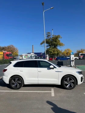 VW Touareg R-line - 97499 лв. / 49850.45 € - 62007537 4