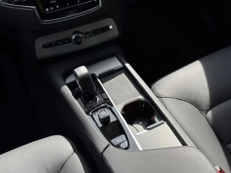 Volvo Xc90 T8/CORE/455HP/MEMORY/DIGITAL/KEYLESS/LED/DAB/659f, снимка 12 - Автомобили и джипове - 51506356