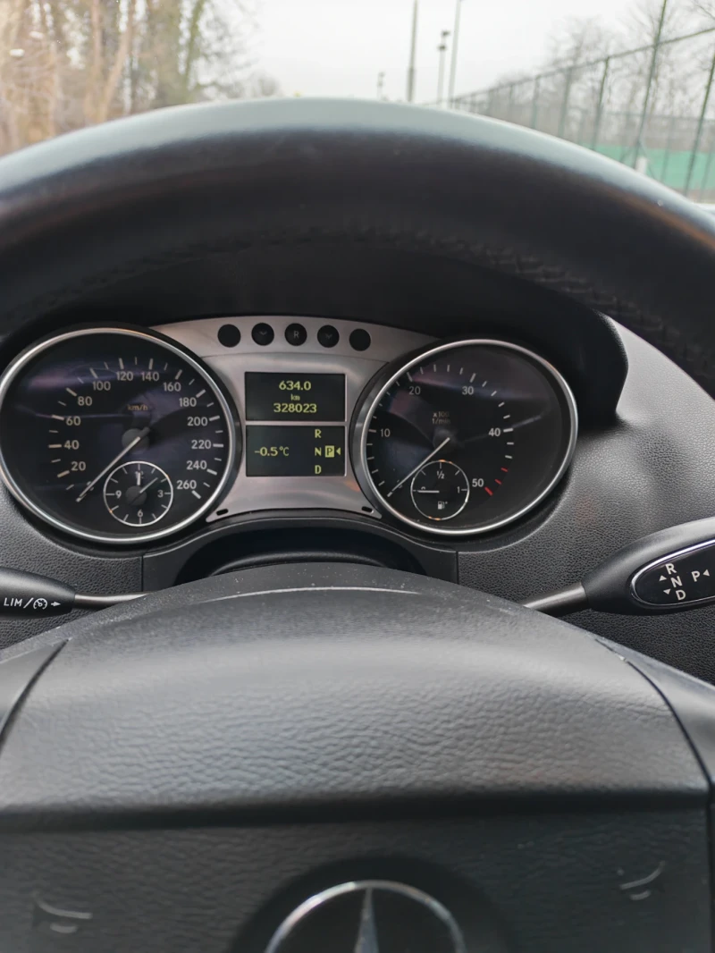 Mercedes-Benz ML 320 CDI Airmatic, снимка 13 - Автомобили и джипове - 53210203