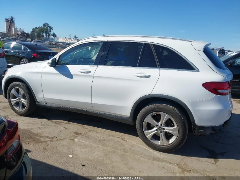 Mercedes-Benz GLE 300 PANO* KEYLESS* KAMERA* CARPLAY, снимка 12 - Автомобили и джипове - 53222511