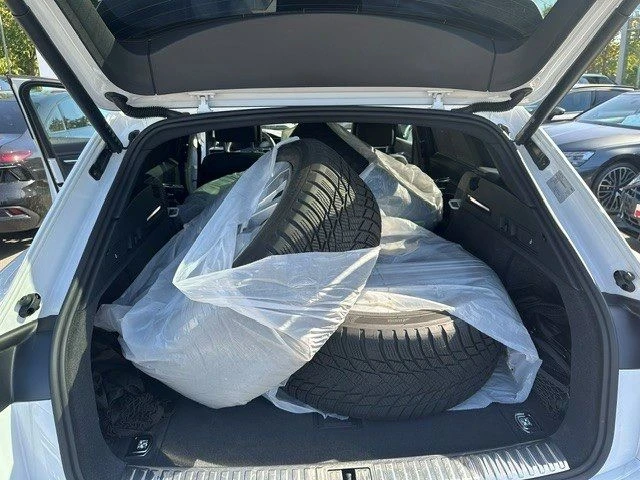 Audi SQ8 E-tron, снимка 6 - Автомобили и джипове - 56011859