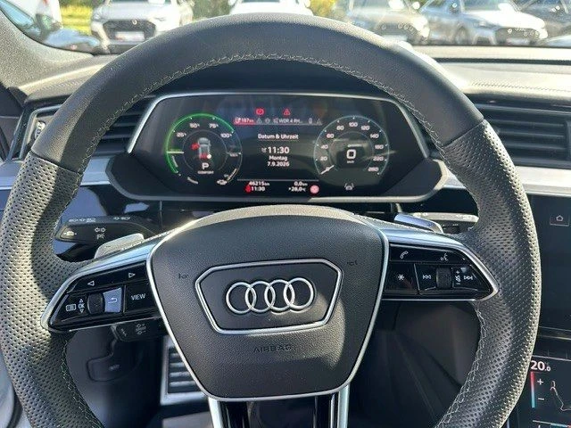 Audi SQ8 E-tron, снимка 5 - Автомобили и джипове - 56011859