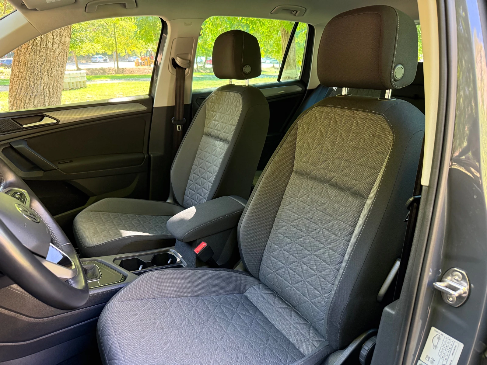 VW Tiguan 1.5 TSI* FACE* DSG* FULL * DIST* ASIST* CARPLAY - изображение 9