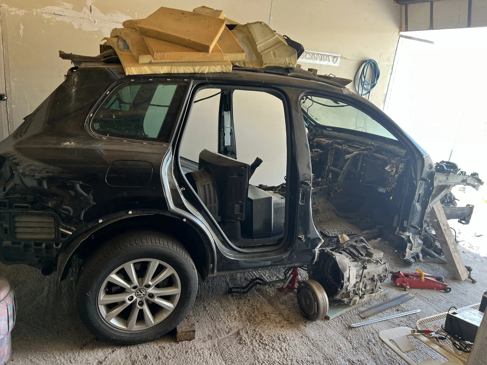 VW Touareg 3.0 tdi, снимка 17 - Автомобили и джипове - 53001061