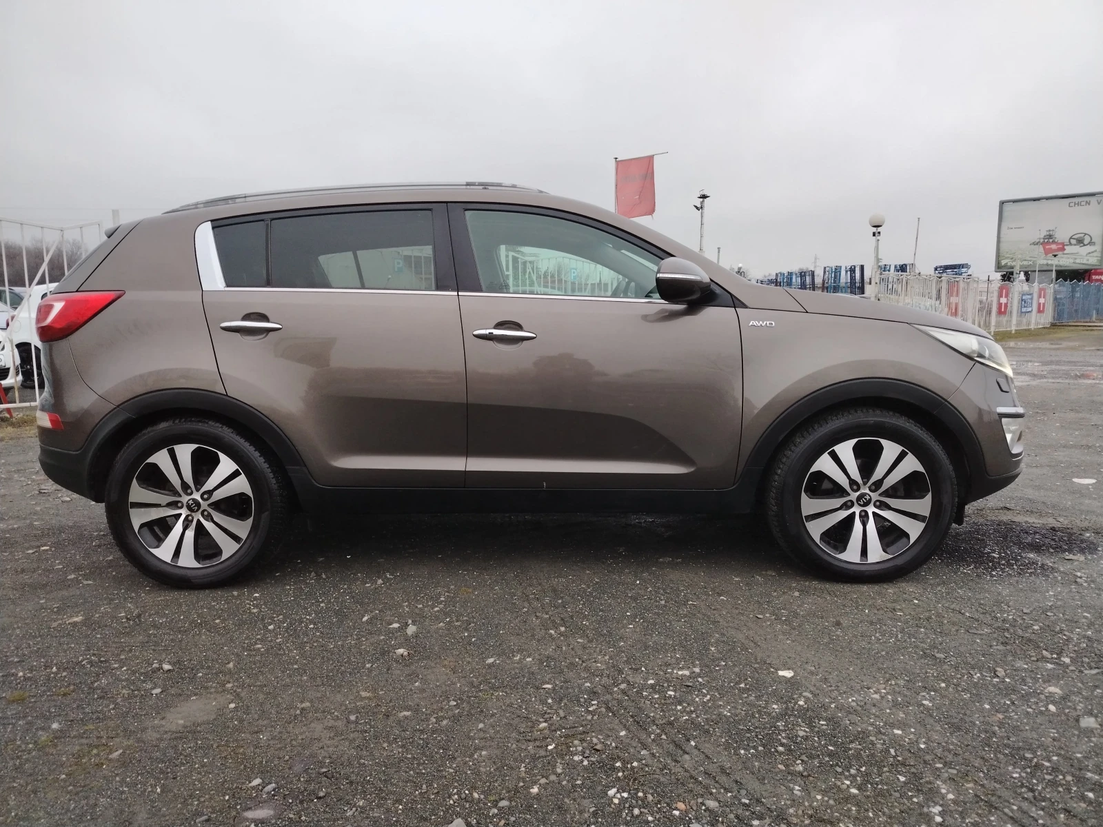 Kia Sportage 2.0-163 КС НАВИ, КОЖА, АВТОМАТИК, ПАНОРАМА 4х4 - изображение 4