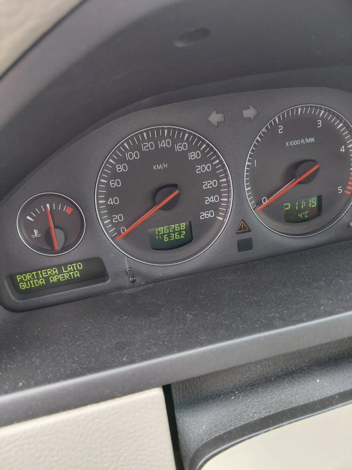 Volvo Xc90 2.4, снимка 7 - Автомобили и джипове - 53925451