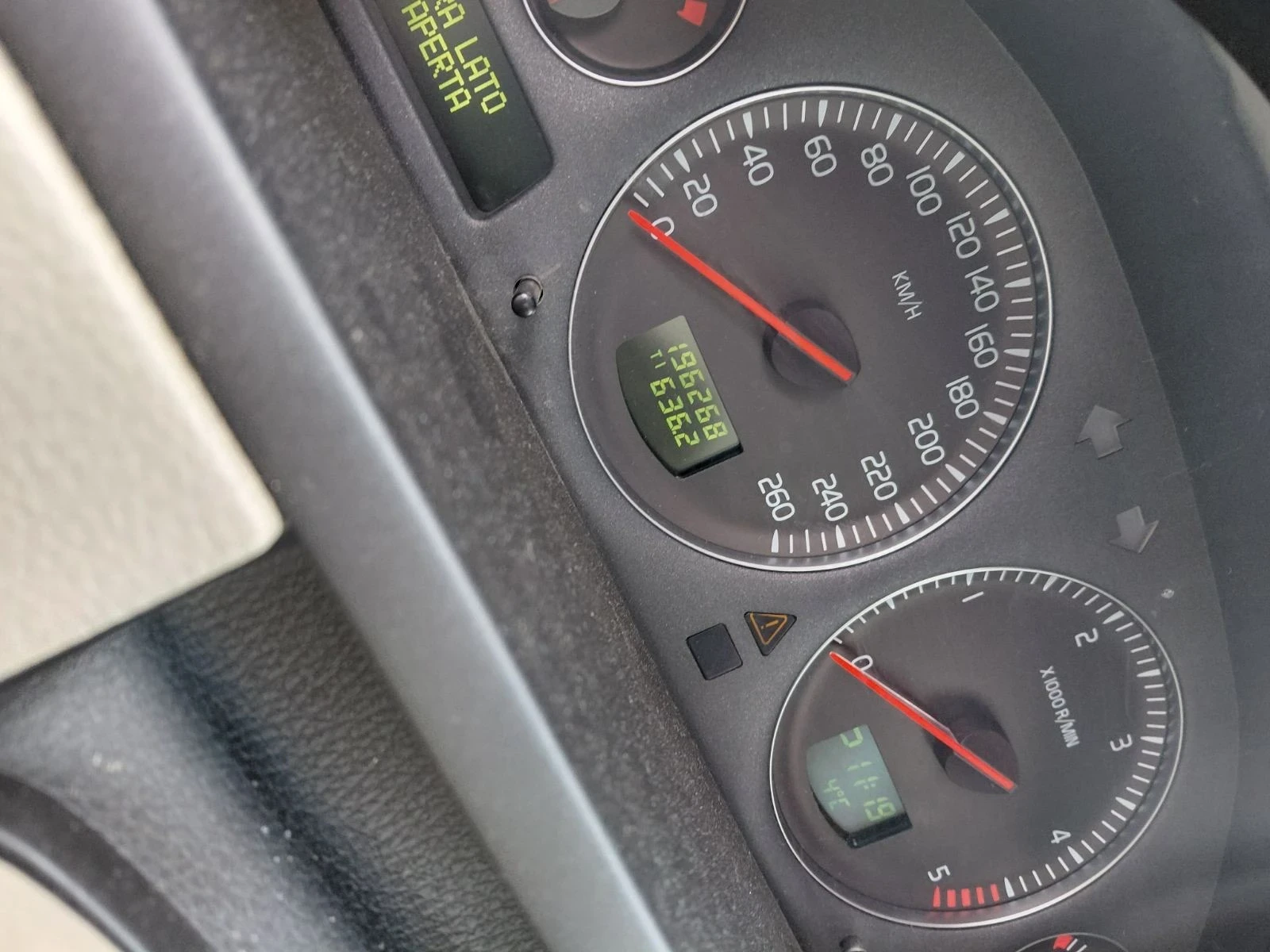 Volvo Xc90 2.4, снимка 6 - Автомобили и джипове - 53925451