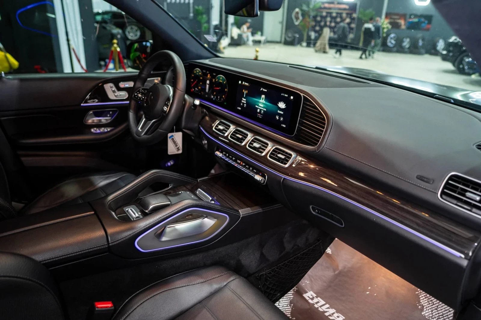 Mercedes-Benz GLS 350 D 4MATIC FULL AMG LINE ПАНО BURM 3XTV ЛИЗИНГ 100%, снимка 13 - Автомобили и джипове - 54164634