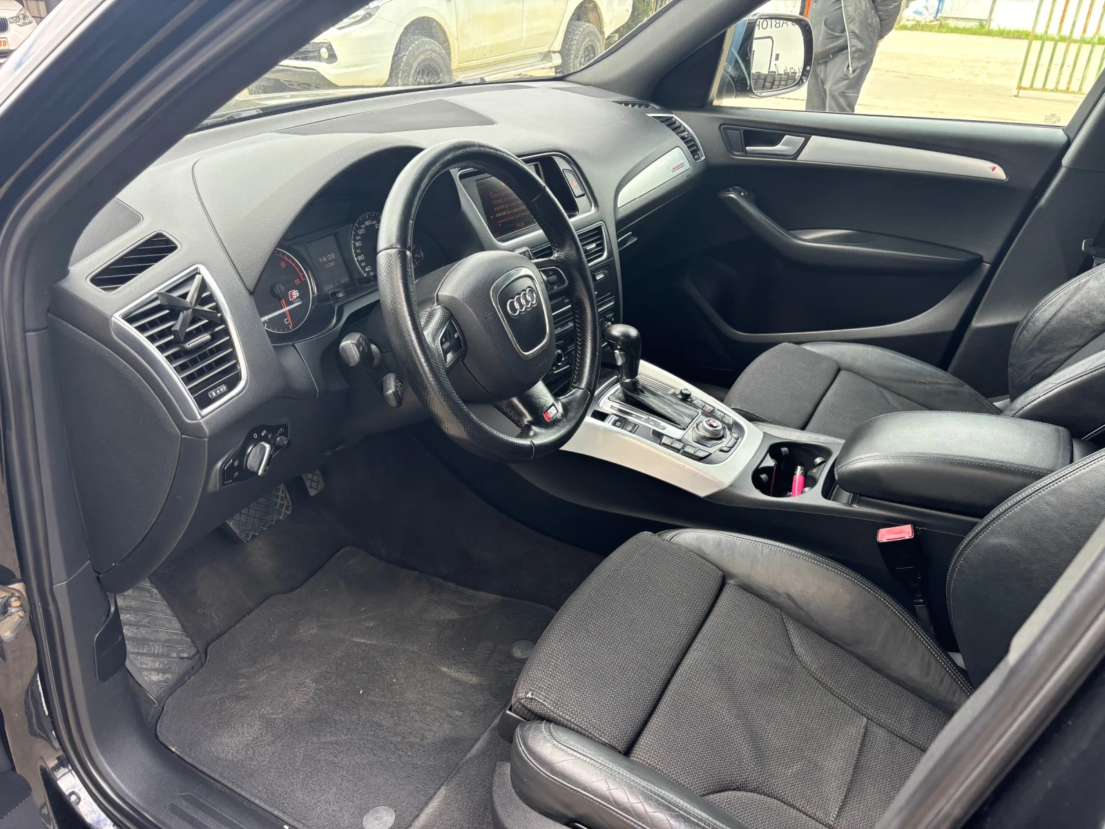 Audi Q5 S-LINE, снимка 8 - Автомобили и джипове - 54257949