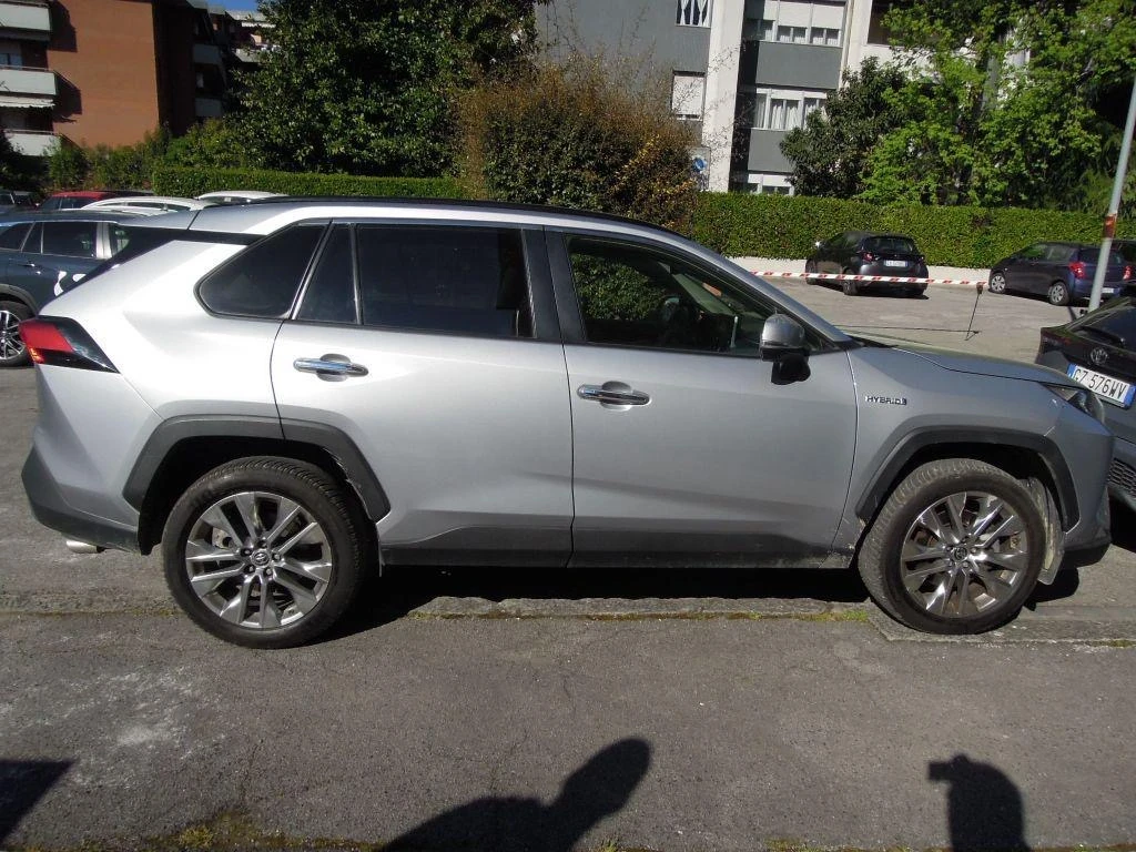 Toyota Rav4 2.5 HV E-CVT AWD-i Active, снимка 4 - Автомобили и джипове - 54629303