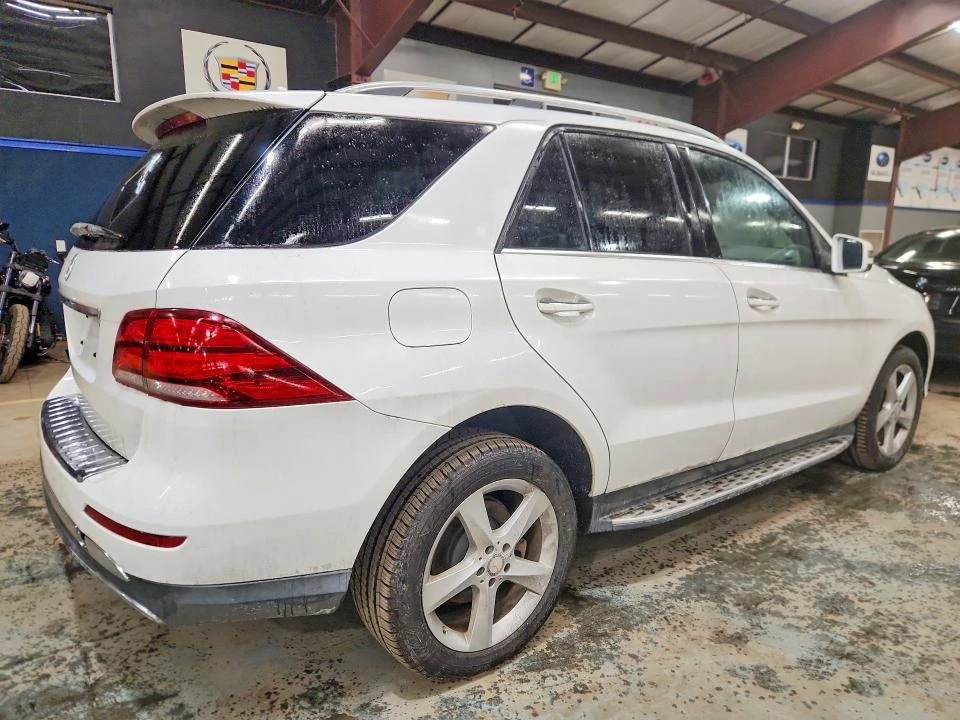 Mercedes-Benz GLE, снимка 3 - Автомобили и джипове - 54704114